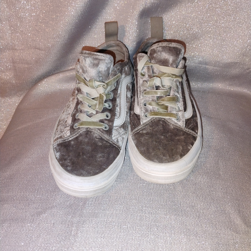 Vans Women's  Sneakers in Gray and White